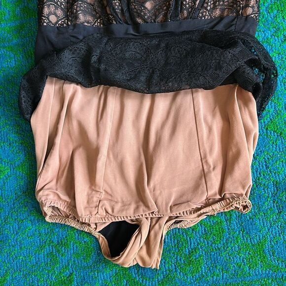 Vintage 60s Limited Edition by Rose Marie Reid Black & Tan Lace Swimdress - Picture 5 of 10